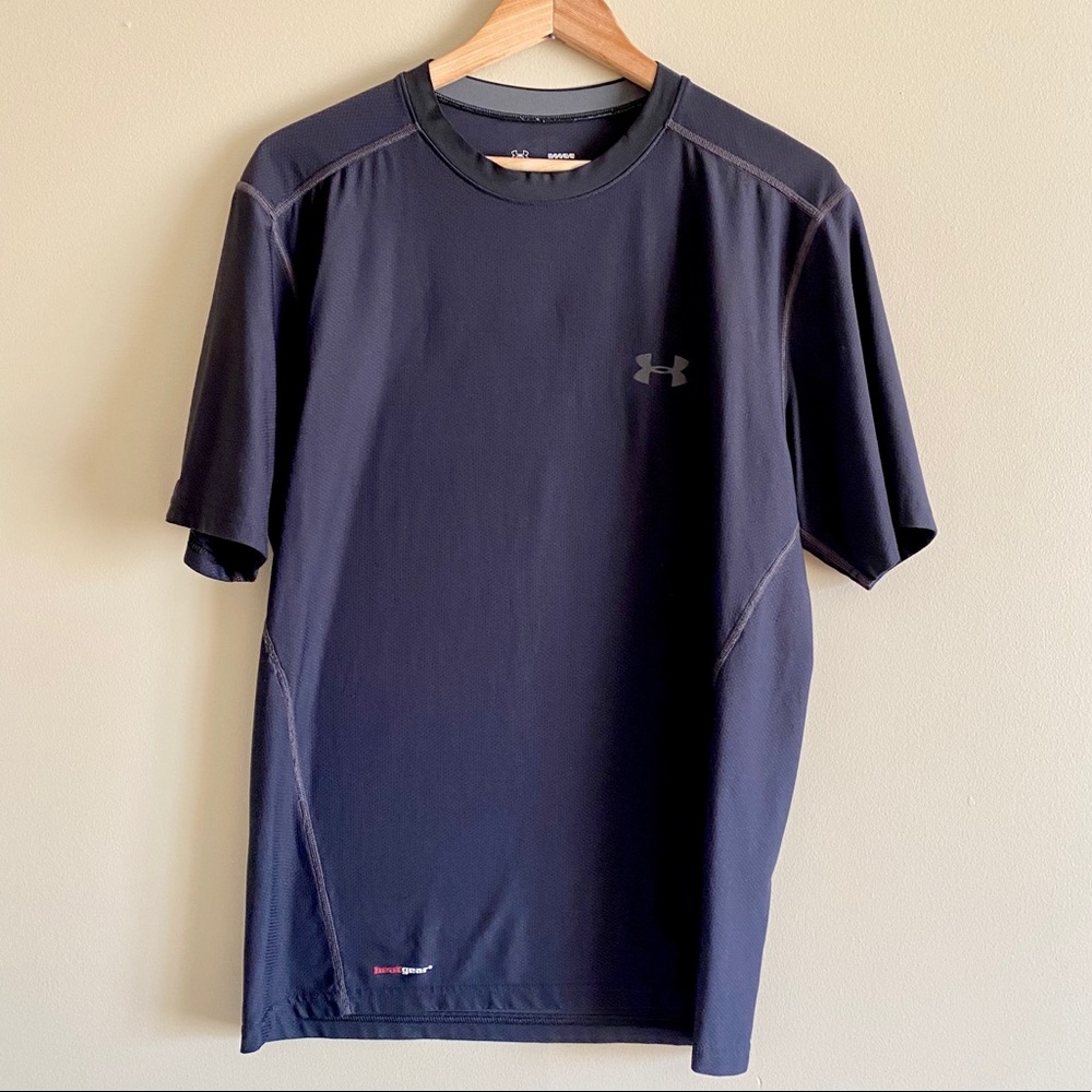 UNDER ARMOUR Black T-Shirt